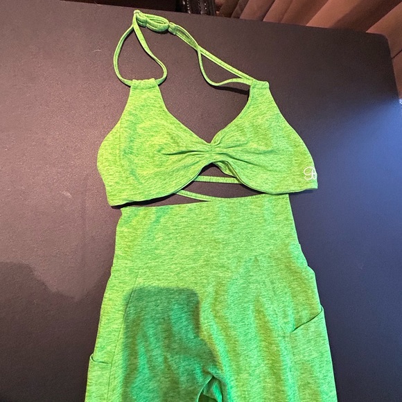 (3) Bombshell Workout Set Bundle - Picture 11 of 13